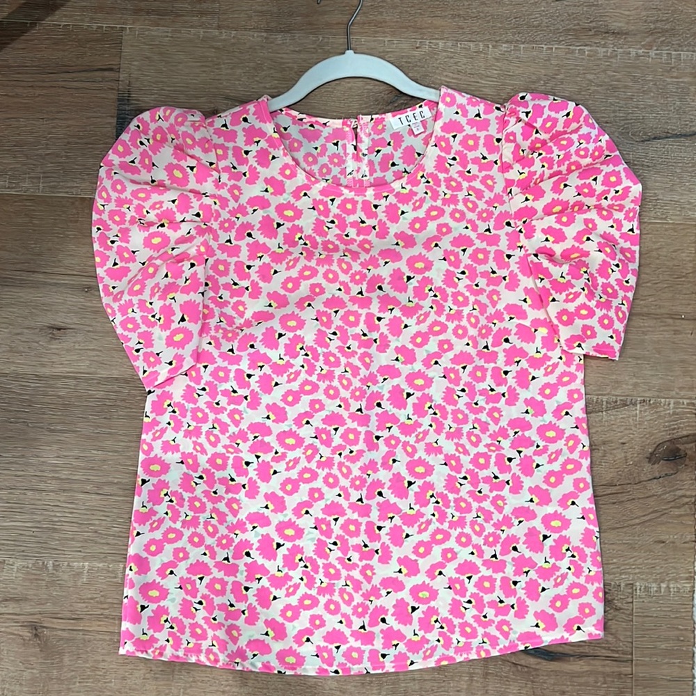 Vibrant Floral Spring Top—HARDLY WORN!